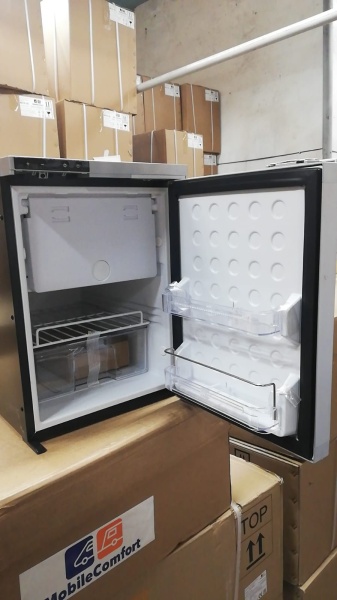 Компрессорный автохолодильник MobileComfort MCR-50S серебристый